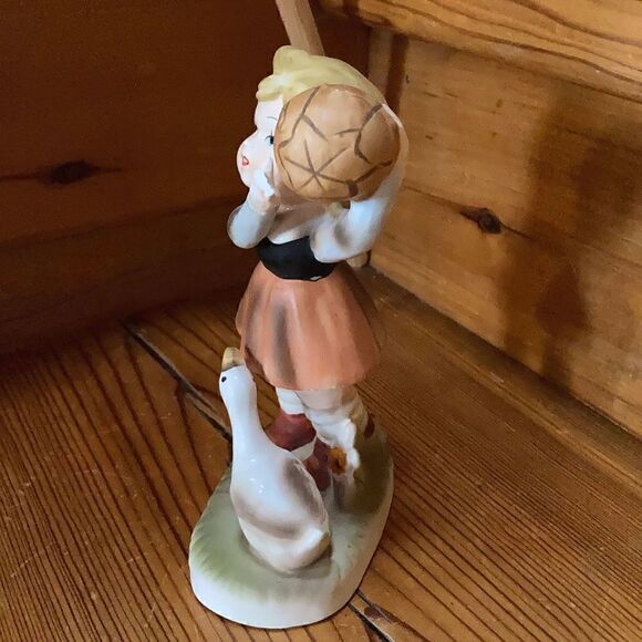 Flambro Girl and Goose   - Picture 4 of 5